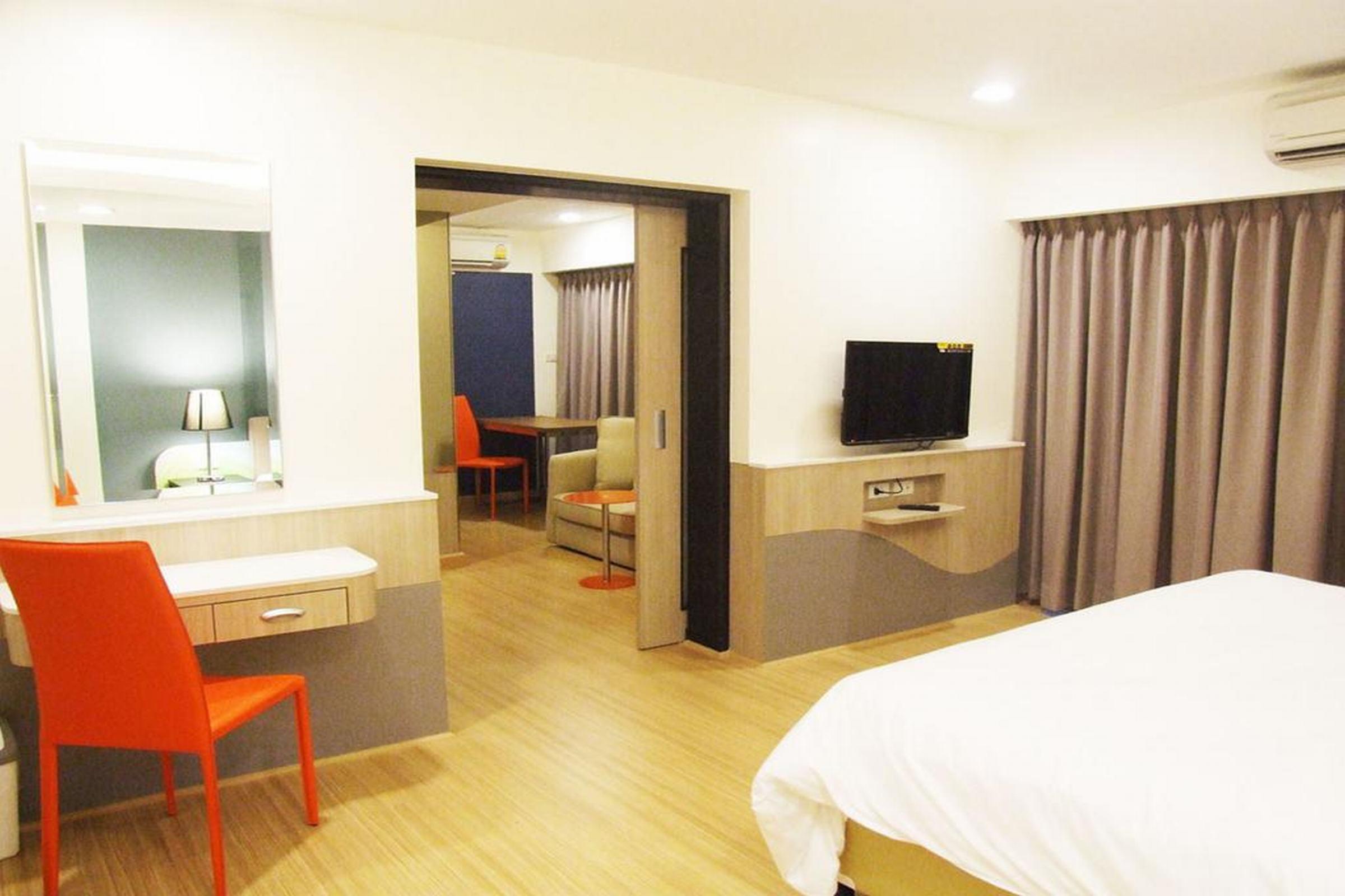 Grand Tower Inn Sathorn Hotel Bangkok Luaran gambar