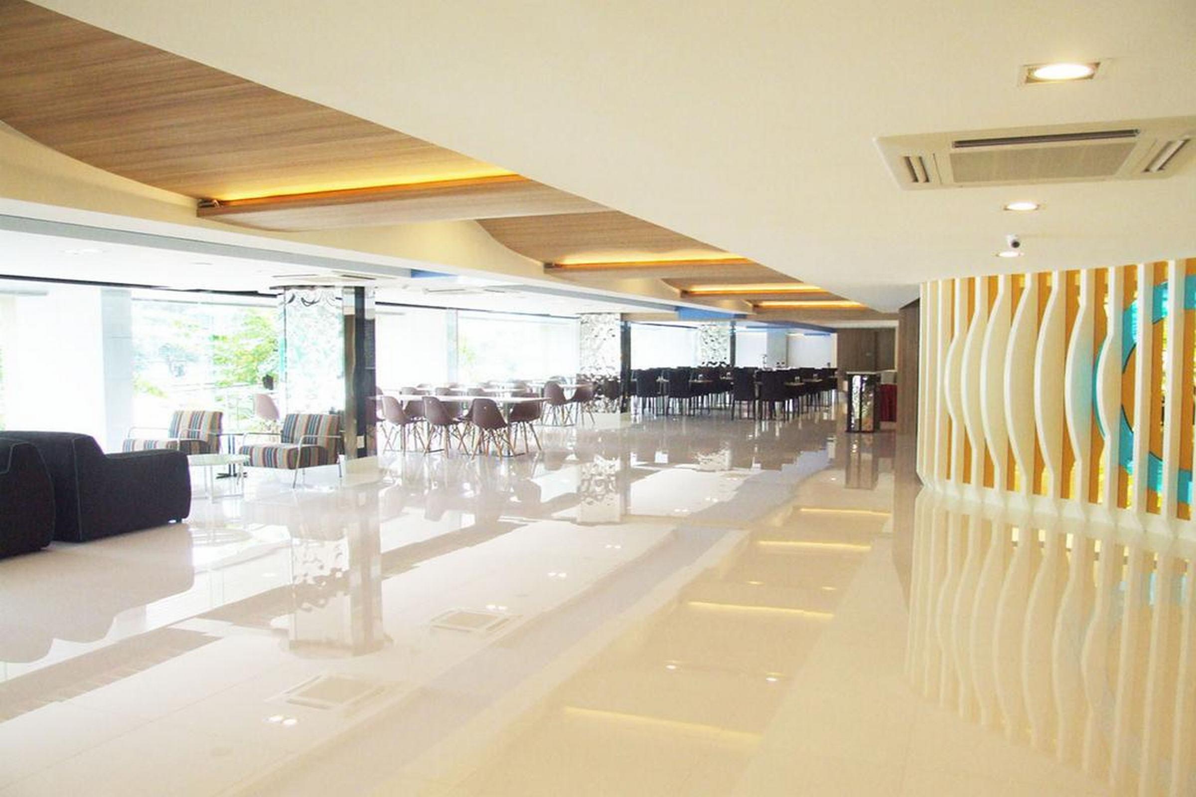 Grand Tower Inn Sathorn Hotel - Sha Plus Bangkok Luaran gambar